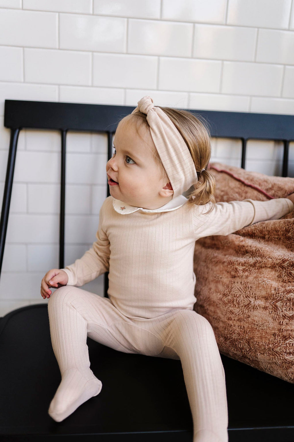 Bandeau côtelé en coton avec rosettes