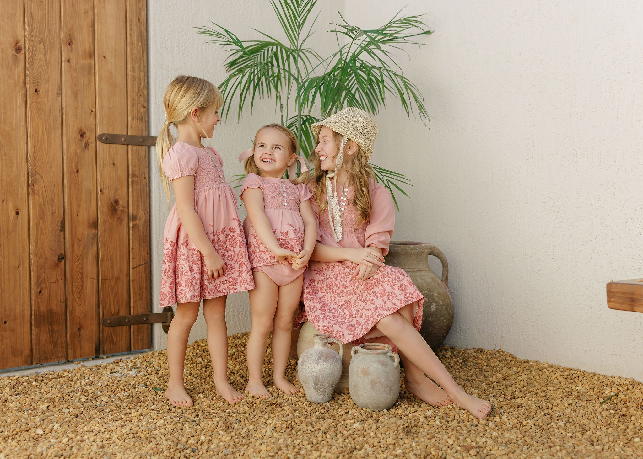 Robe florale smockée à manches courtes pour fille – Rose/Rouge