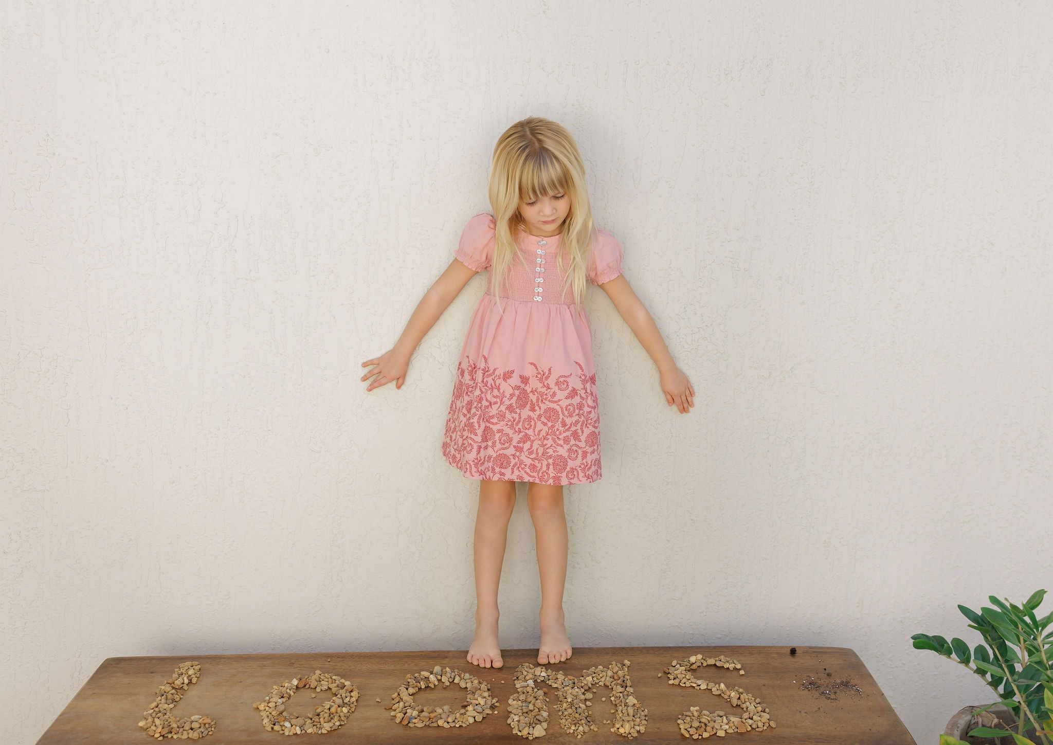 Robe florale smockée à manches courtes pour fille – Rose/Rouge
