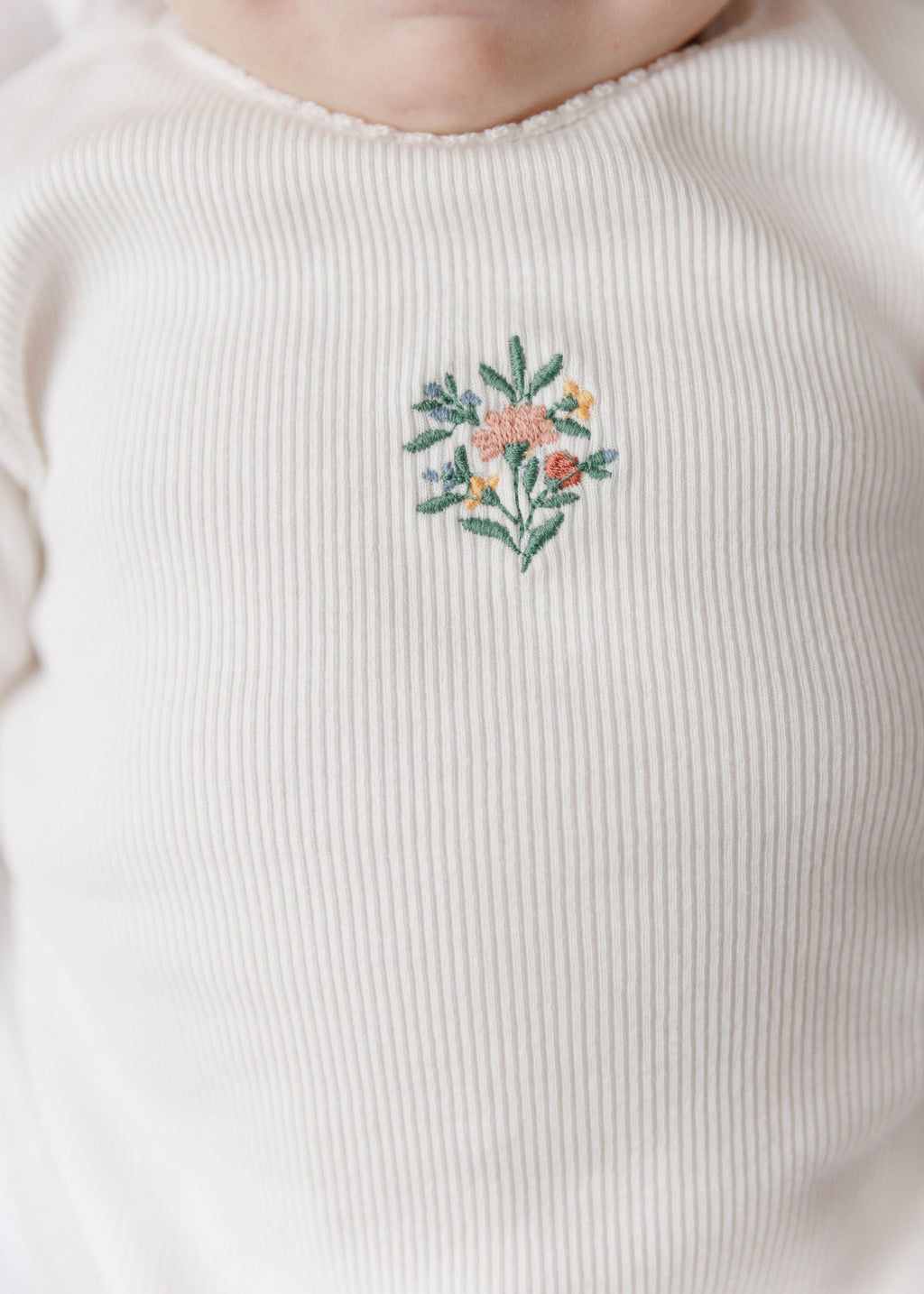 Ensemble T-shirt et Bloomer Fille - Ivoire - Motifs floraux brodés