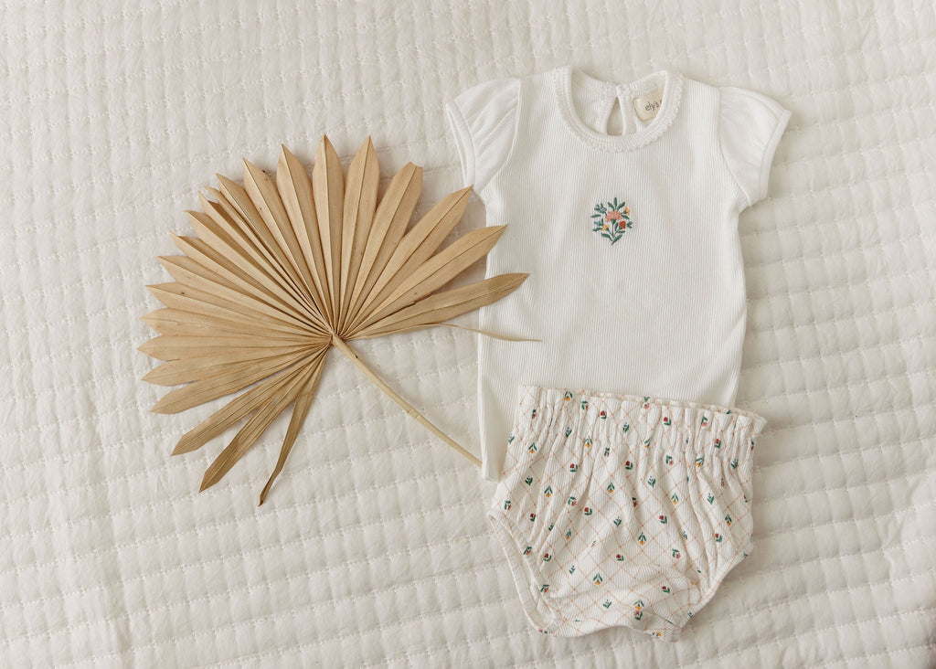 Ensemble T-shirt et Bloomer Fille - Ivoire - Motifs floraux brodés