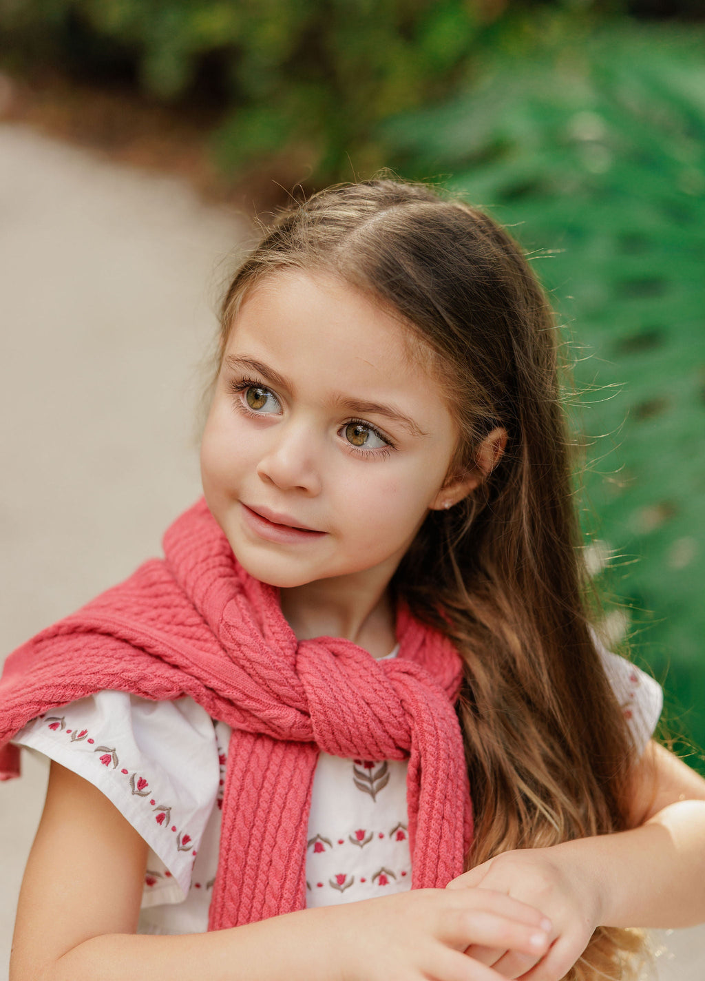 Gilet en maille torsadée pour filles – Rouge baie