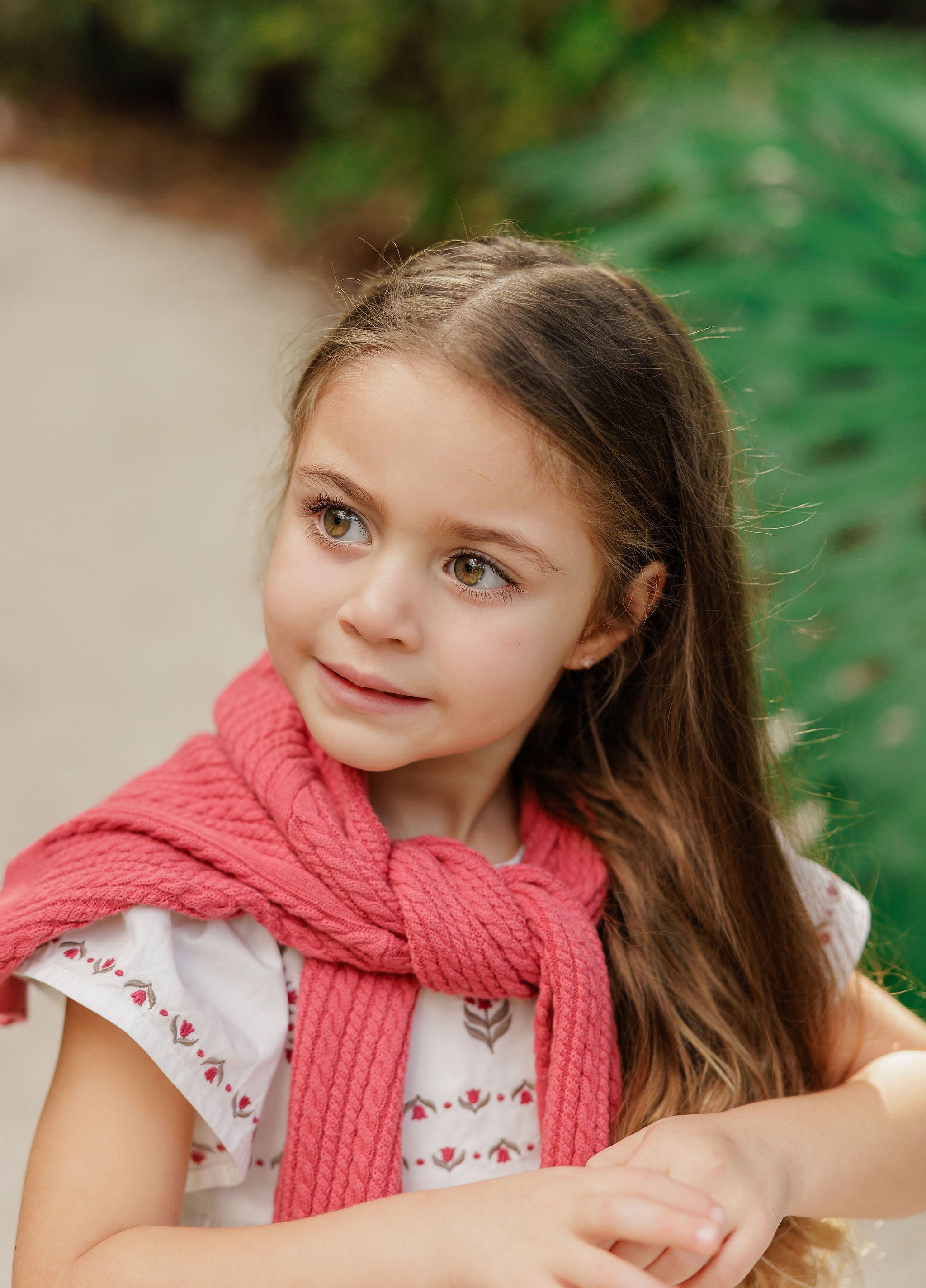 Gilet en maille torsadée pour filles – Rouge baie
