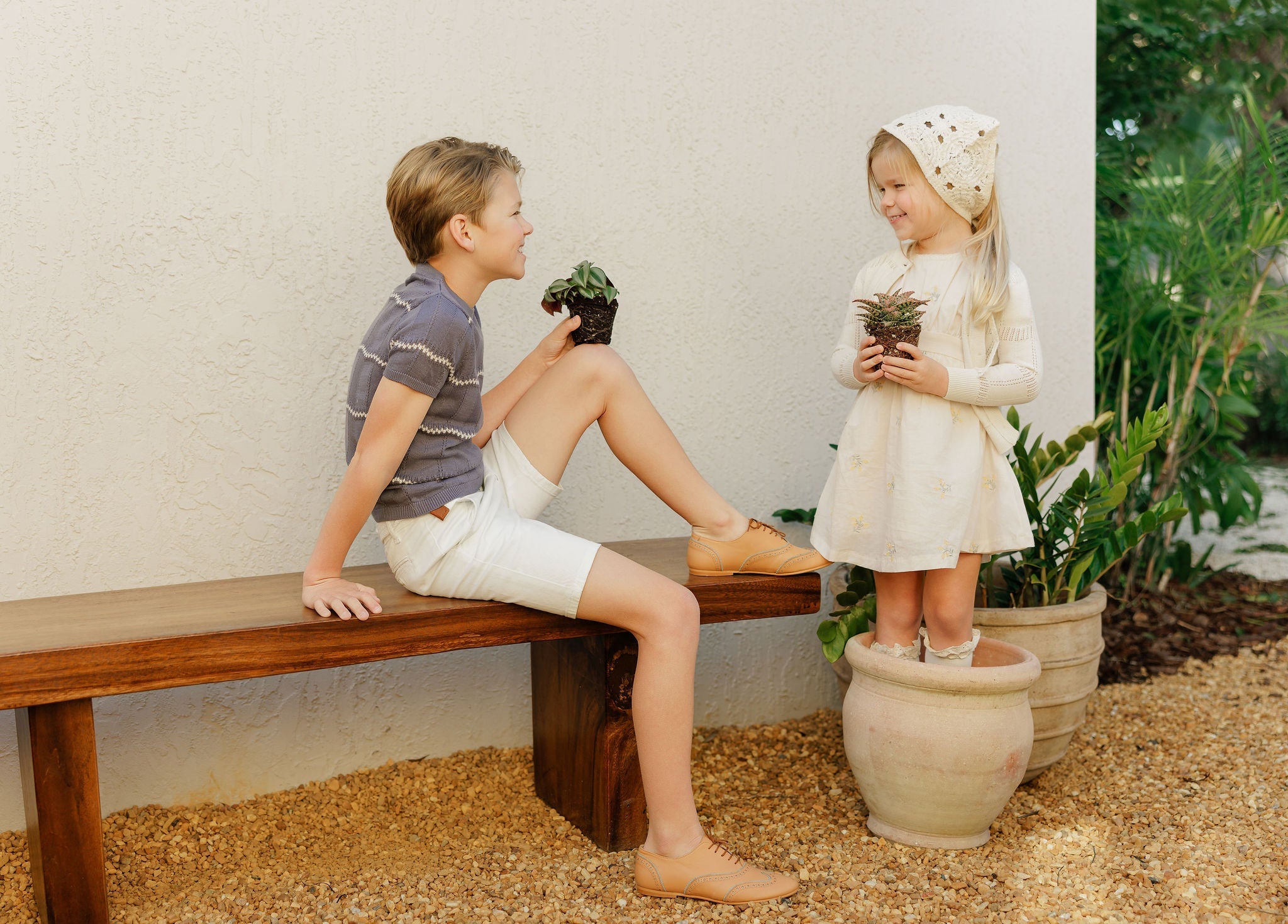Robe florale brodée pour fille – Ivoire
